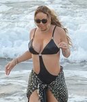 Mariah Carey bares curves and suffers nip slip in Hawaii